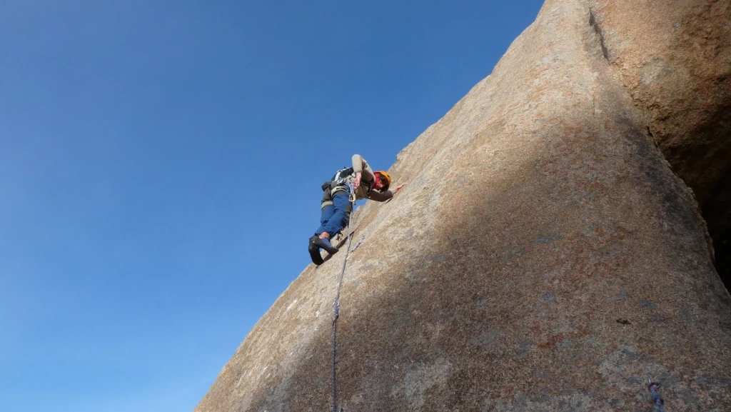 Escalada en Peña Sirio (suroeste)